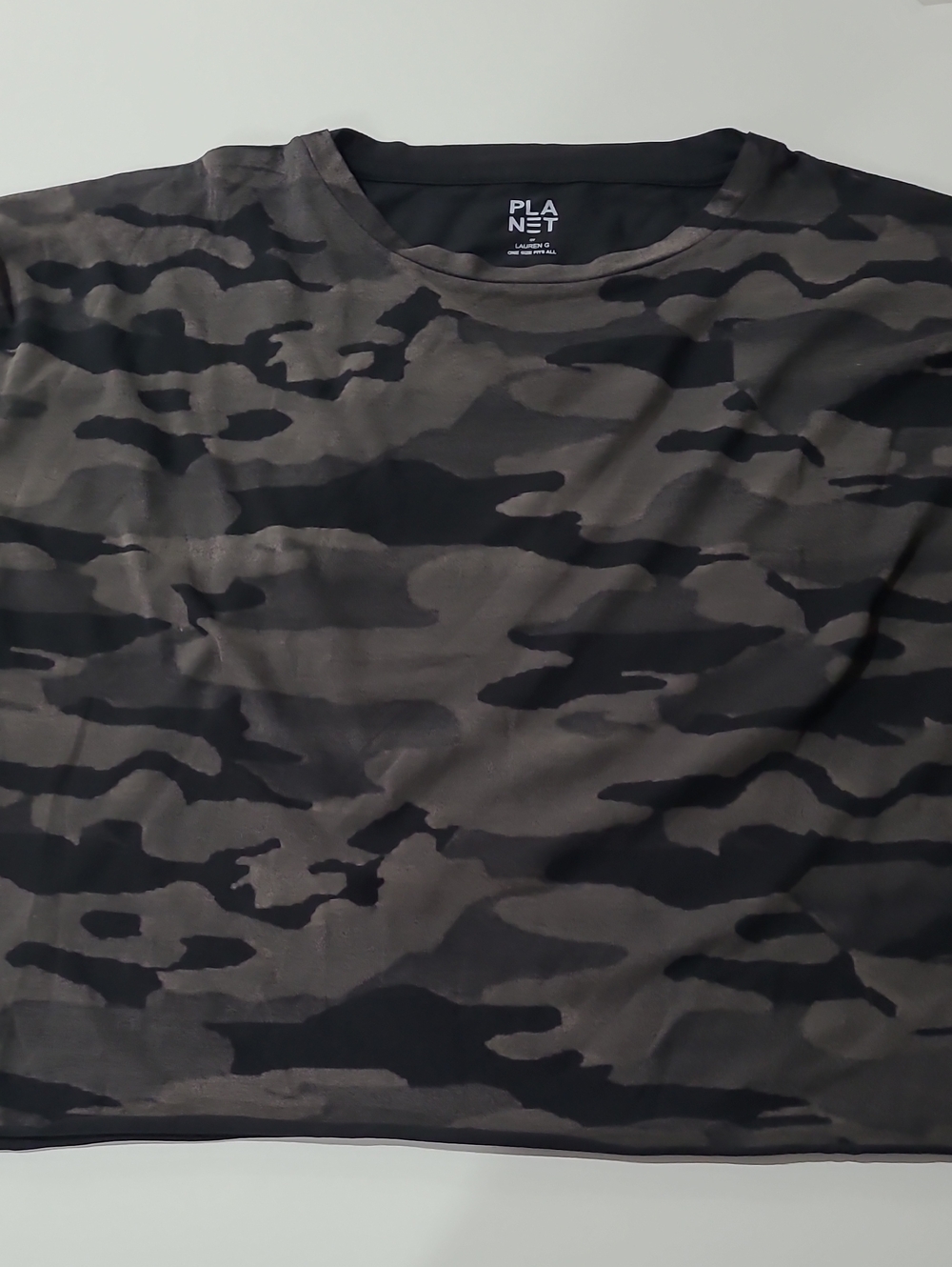 Planet Brand Women’s Black & Gray Camo Short Sleeve Tee